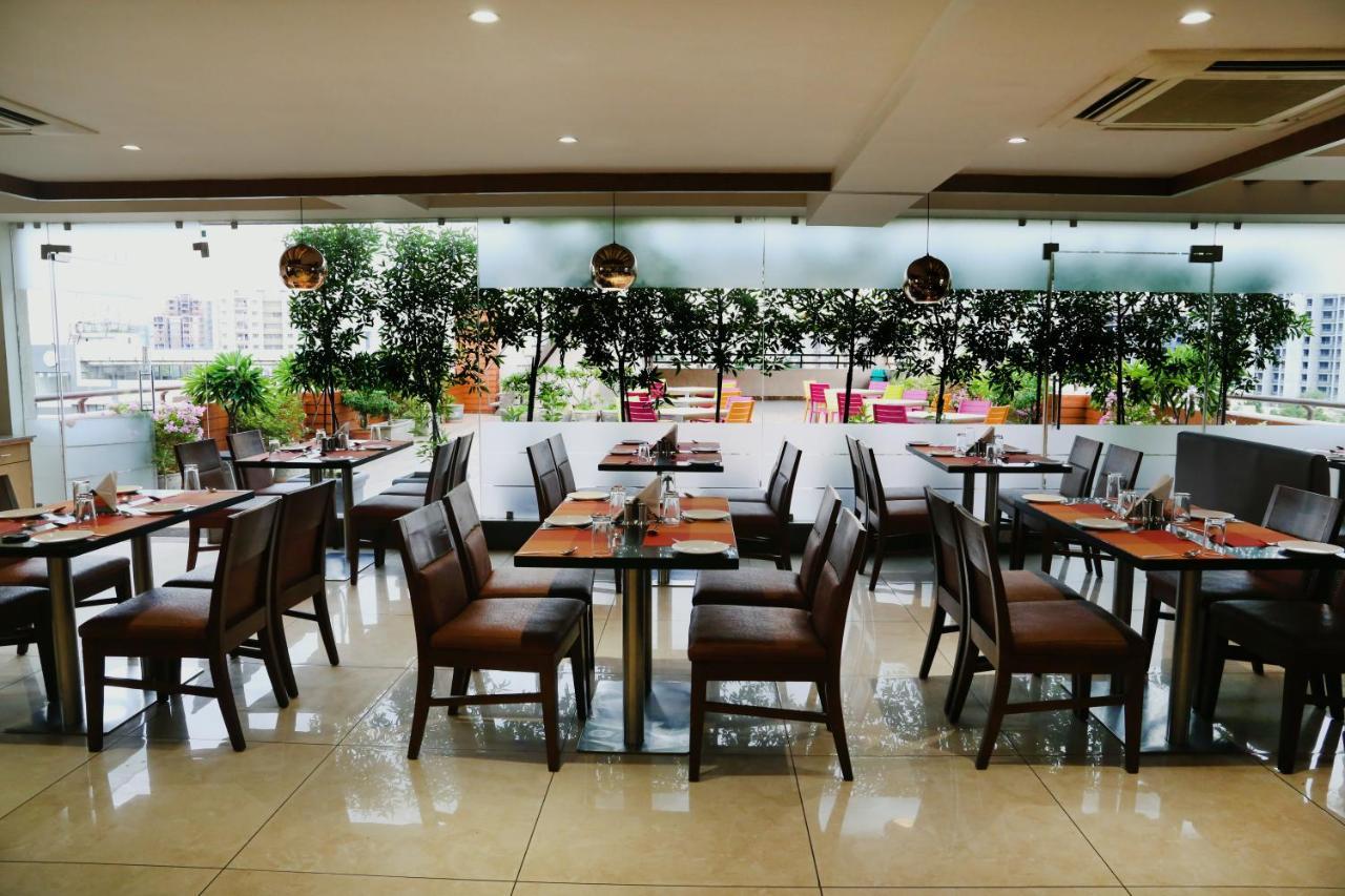 The Park Residency Hotel Ahmedabad Exterior foto