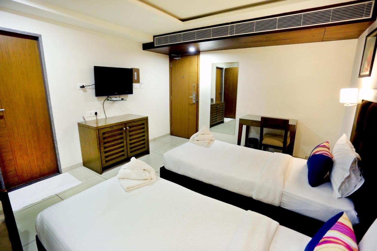 The Park Residency Hotel Ahmedabad Exterior foto