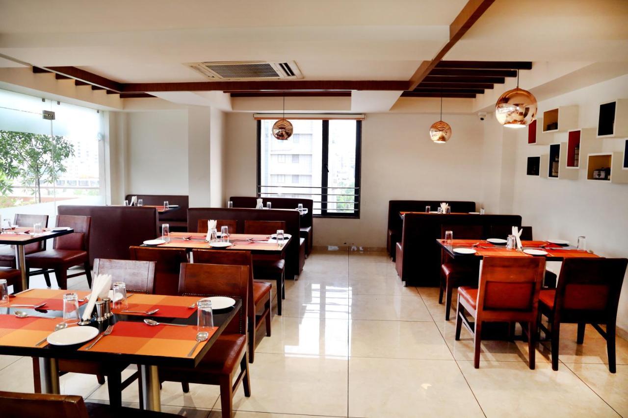 The Park Residency Hotel Ahmedabad Exterior foto
