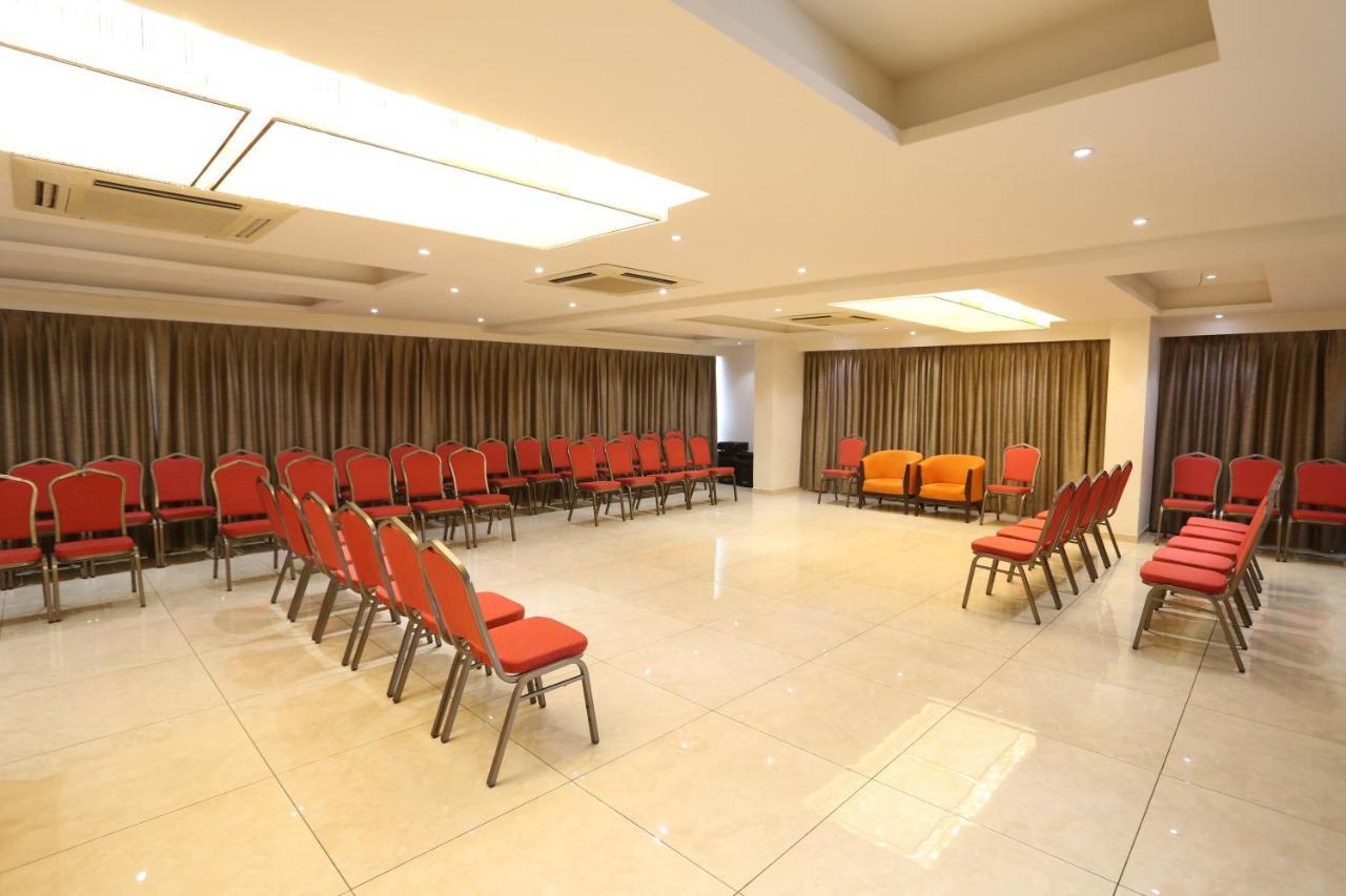 The Park Residency Hotel Ahmedabad Exterior foto